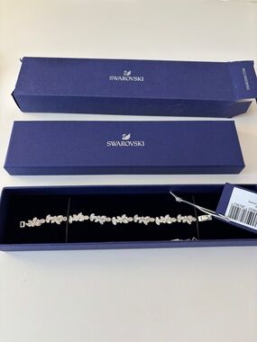 Swarovski Sliver Tennis Crystal Leaf Bracelet